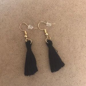 🌻Black and Gold earrings.
